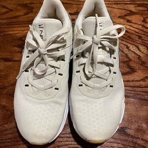 Nike Legend Essential 2 Training Sneaker Light Bone and Black Sz 8